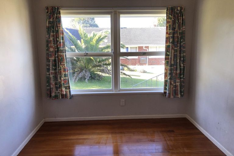 Photo of property in 2/32 Alamein Avenue, Belmont, Auckland, 0622