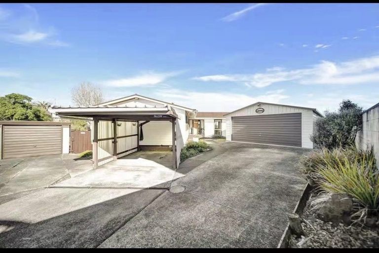 Photo of property in 12 Snowden Place, Opaheke, Papakura, 2113