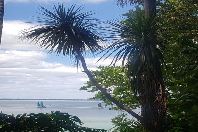 Photo of property in 102 Beach Road, Onerahi, Whangarei, 0110