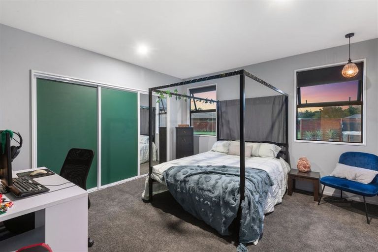 Photo of property in 8 Crawford Close, Amberley, 7410