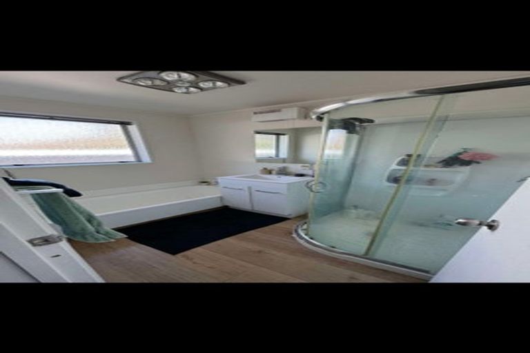 Photo of property in 1/102a Queenspark Drive, Parklands, Christchurch, 8083