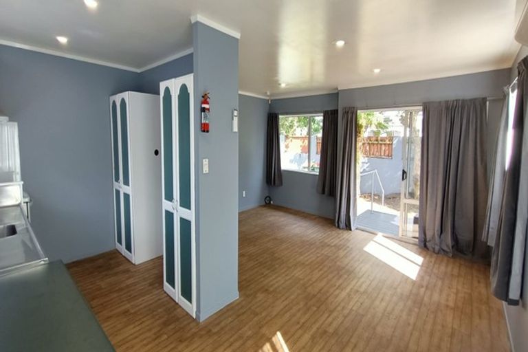 Photo of property in 2/17 Onslow Road, Papakura, 2110