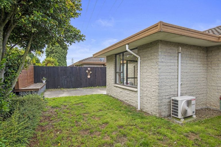 Photo of property in 2/99 Denise Crescent, Hornby, Christchurch, 8042