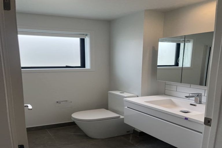 Photo of property in 11a Welby Place, Mangere, Auckland, 2022