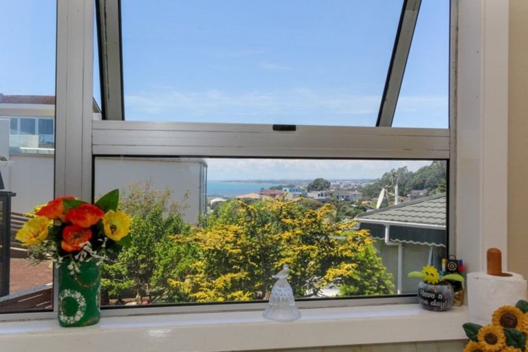 Photo of property in 2/4 Scott Street, Moturoa, New Plymouth, 4310