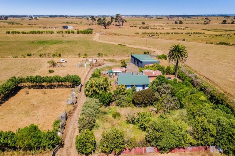 Photo of property in 40 Young Road, Opunake, 4682