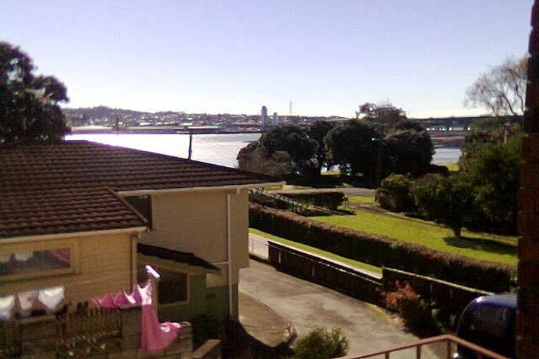 Photo of property in 11b Kiwi Esplanade, Mangere Bridge, Auckland, 2022