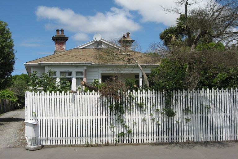 Photo of property in 17a Reeves Road, Opawa, Christchurch, 8023