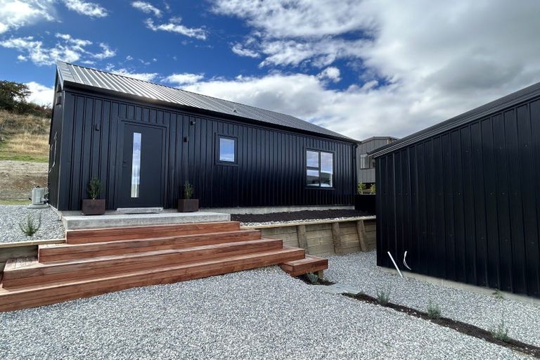 Photo of property in 29 Tomtit Crescent, Lake Hawea, 9382