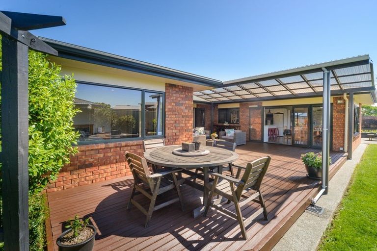 Photo of property in 18 Daniel Place, Kelvin Grove, Palmerston North, 4414