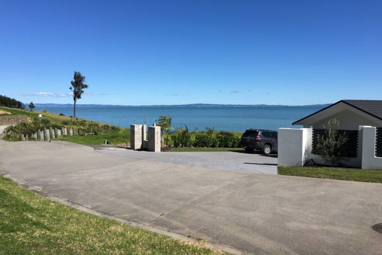 Photo of property in 12 Ngarimu Heights Row, Thornton Bay, Thames, 3575