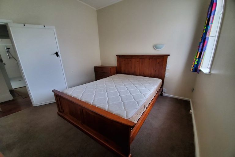 Photo of property in 18 Somerset Avenue, Newtown, Wellington, 6021