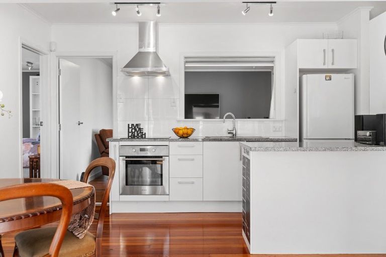 Photo of property in 1/31 Lavelle Road, Henderson, Auckland, 0612