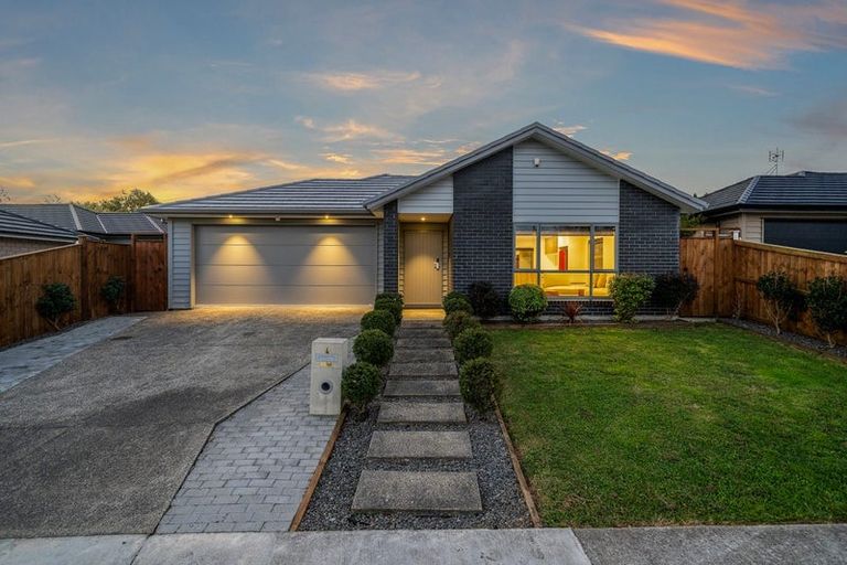 Photo of property in 4 Raoriki Road, Pukekohe, 2120