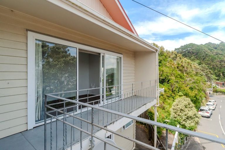 Photo of property in 43 Palliser Road, Roseneath, Wellington, 6011