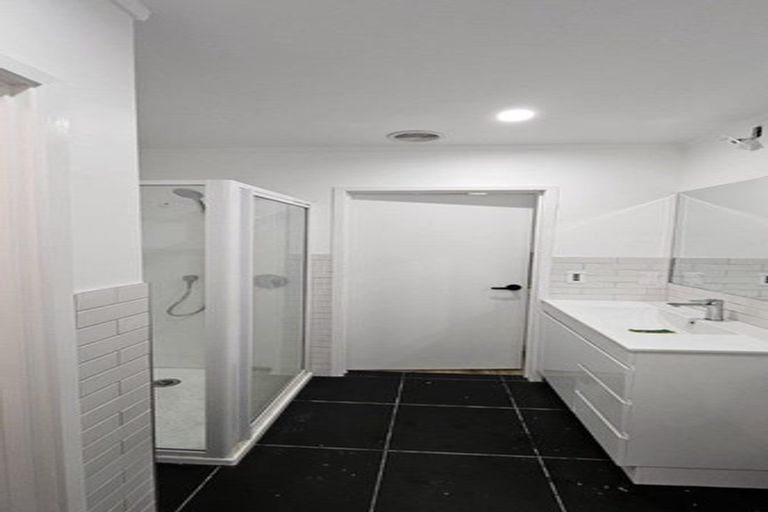 Photo of property in 13 Deanna Drive, West Harbour, Auckland, 0618