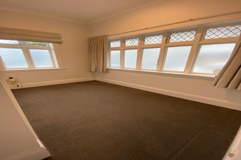 Photo of property in 20 Scarborough Terrace, Mount Victoria, Wellington, 6011