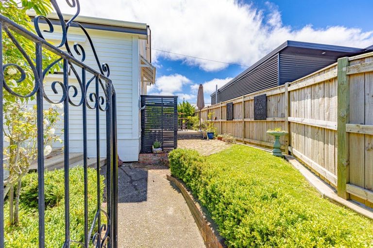 Photo of property in 2c Saint Leonard Street, Saint Johns Hill, Whanganui, 4501
