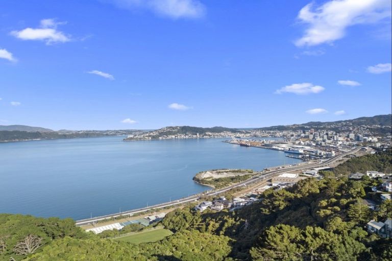 Photo of property in 122b Nicholson Road, Khandallah, Wellington, 6035