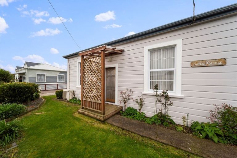 Photo of property in 16 Surrey Street, Hawera, 4610