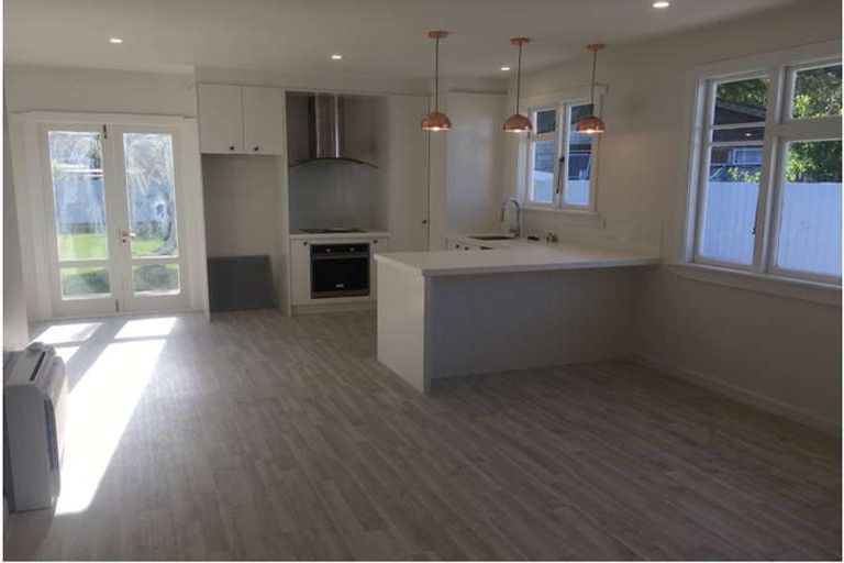 Photo of property in 26 Whitfield Street, Sumner, Christchurch, 8081