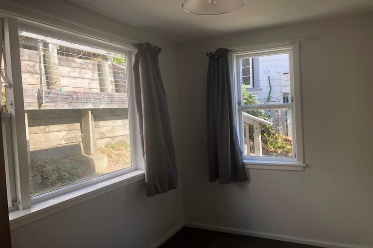 Photo of property in 43 Palliser Road, Roseneath, Wellington, 6011