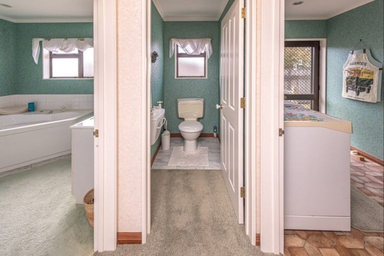 Photo of property in 10 Saint Helens Place, Tawhero, Whanganui, 4501