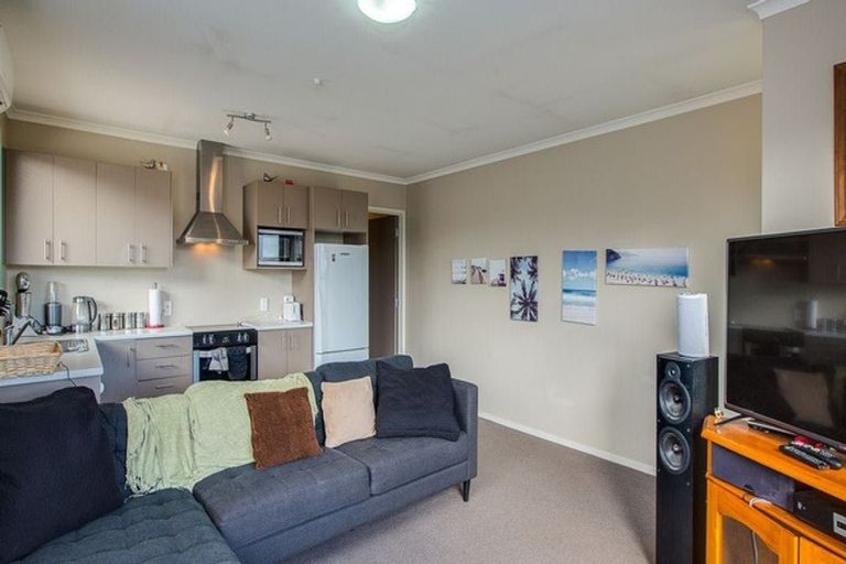 Photo of property in 1/63 Royal Crescent, Saint Kilda, Dunedin, 9012