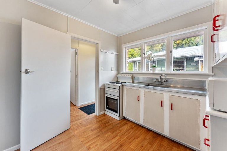 Photo of property in 1/3 Lane Street, Wallaceville, Upper Hutt, 5018