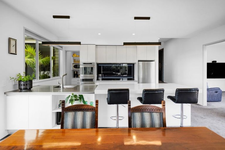 Photo of property in 5d Vardon Way, Waiwhakaiho, New Plymouth, 4312