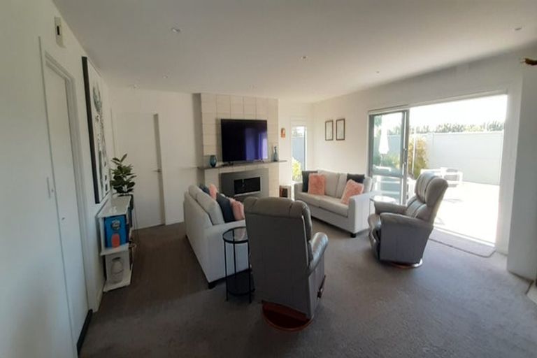 Photo of property in 11 Rotoiti Way, Poraiti, Napier, 4112