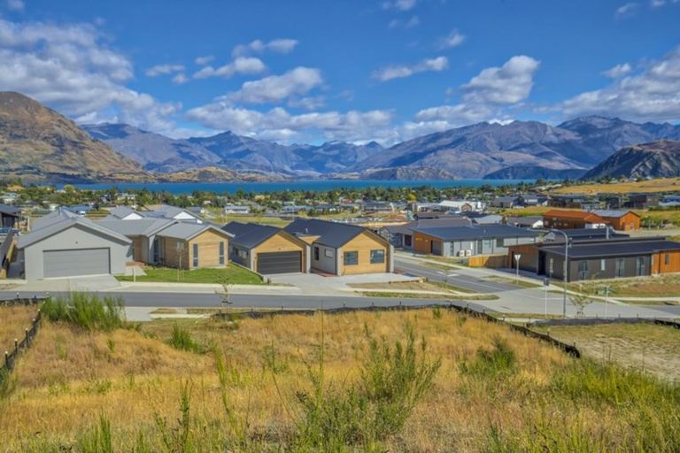 Photo of property in 7 The Heights Avenue, Wanaka, 9305