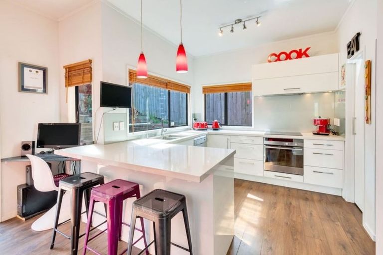 Photo of property in 1/65 Nigel Road, Browns Bay, Auckland, 0630