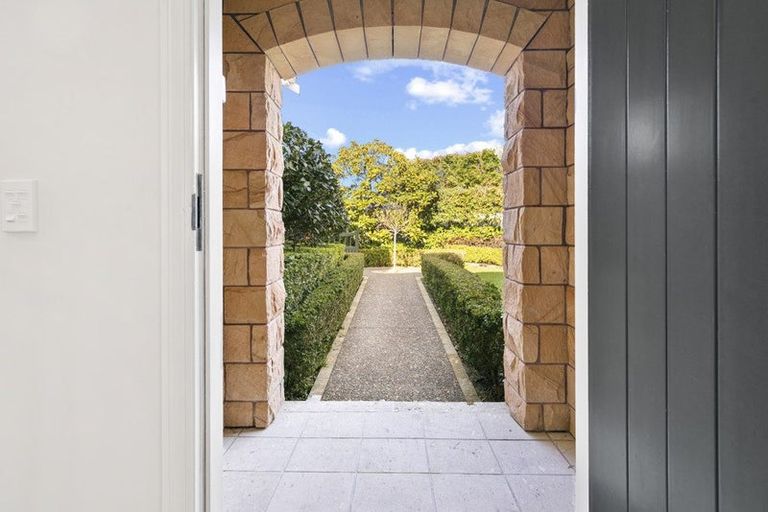 Photo of property in 12 Fairfield Lane, East Tamaki Heights, Auckland, 2016