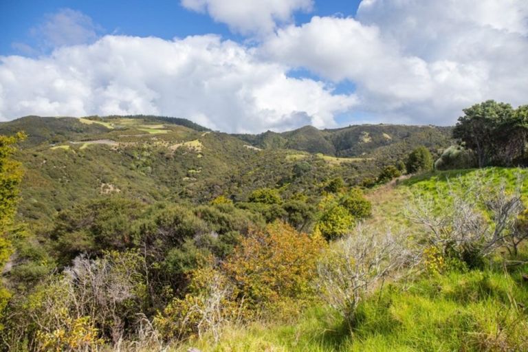 Photo of property in 515 Rockell Road, Whananaki, Hikurangi, 0181