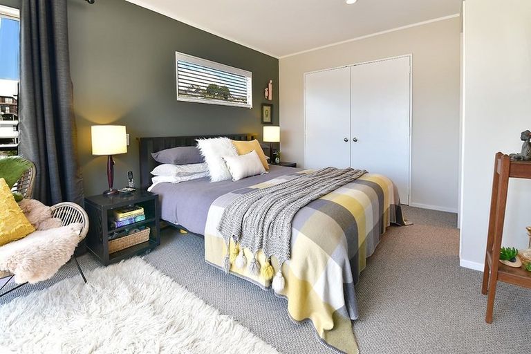 Photo of property in 23a Penguin Drive, Murrays Bay, Auckland, 0630