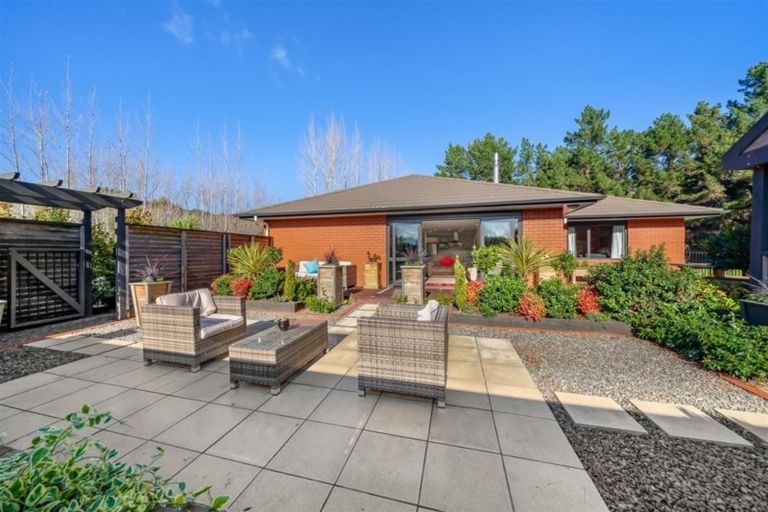 Photo of property in 92 Katherine Mansfield Drive, Whitemans Valley, Upper Hutt, 5371