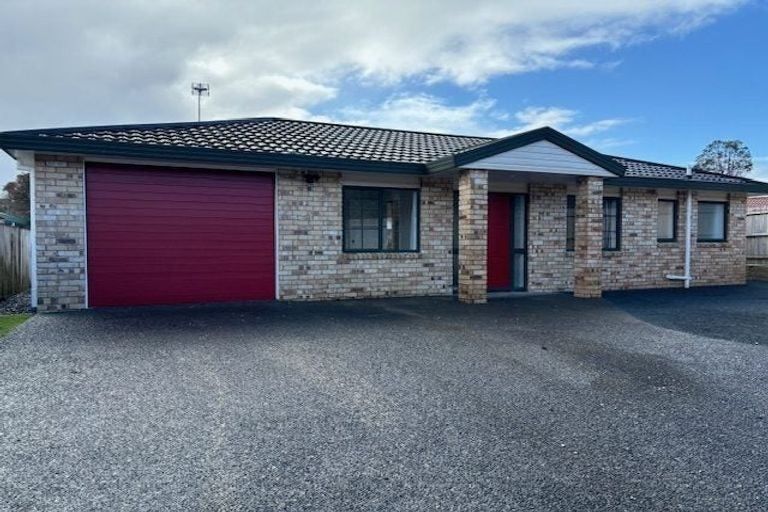 Photo of property in 1/20 Greta Place, Stanmore Bay, Whangaparaoa, 0932