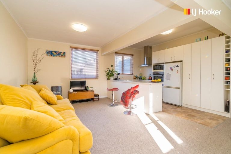 Photo of property in 23 Royal Crescent, Saint Kilda, Dunedin, 9012