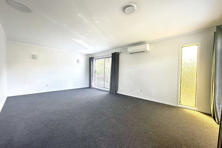 Photo of property in 12 Wilkinson Way, Browns Bay, Auckland, 0630
