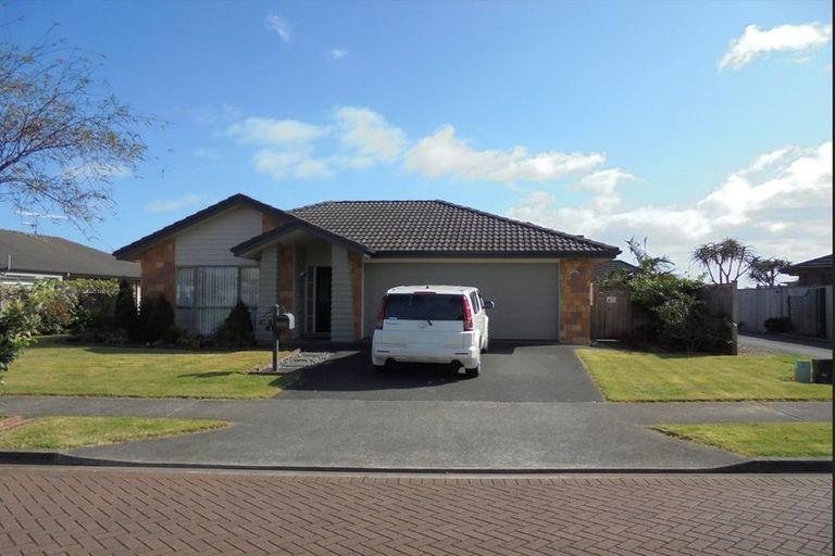 Photo of property in 18 Bellshill Close, Wattle Downs, Auckland, 2103