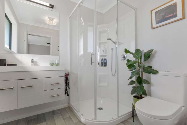 Photo of property in 32 Sabre Street, Papamoa Beach, Papamoa, 3118