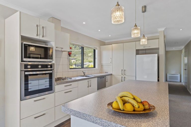 Photo of property in 247b Waikawa Road, Waikawa, Picton, 7220