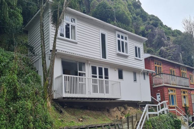 Photo of property in 66 Holloway Road, Aro Valley, Wellington, 6021