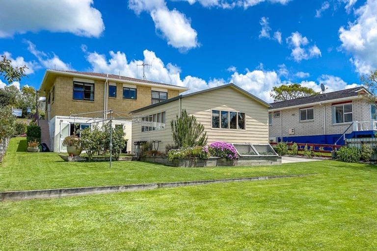 Photo of property in 15 Hillcrest Street, Tirau, 3410