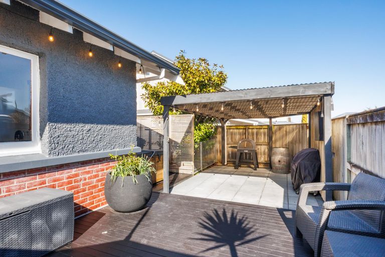 Photo of property in 116 Heretaunga Street, Palmerston North, 4414