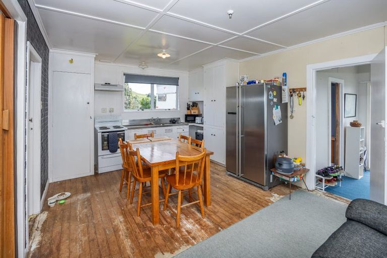 Photo of property in 102 Amopo Street, Kawhia, 3889