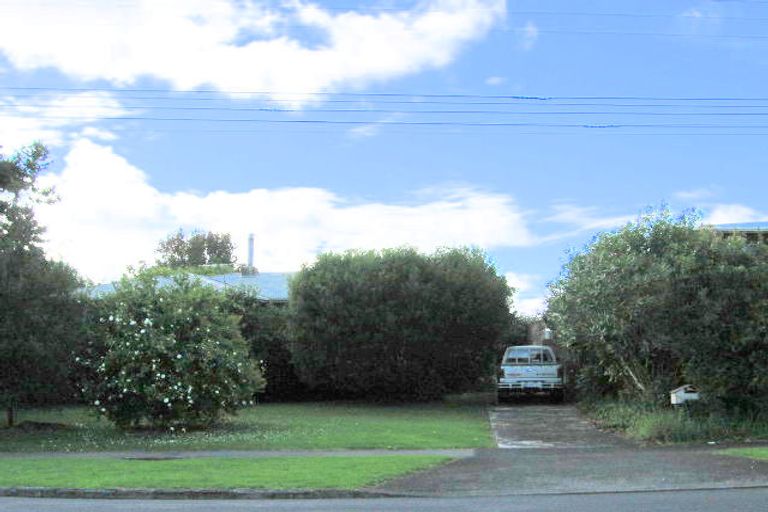 Photo of property in 33 Gloria Avenue, Te Atatu Peninsula, Auckland, 0610