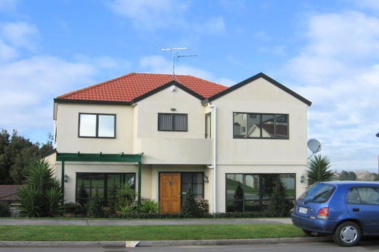 Photo of property in 11 Chieftain Rise, Goodwood Heights, Auckland, 2105