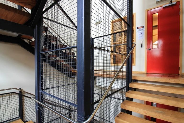 Photo of property in Hannahs Warehouse Apartments, 21/13 Leeds Street, Te Aro, Wellington, 6011